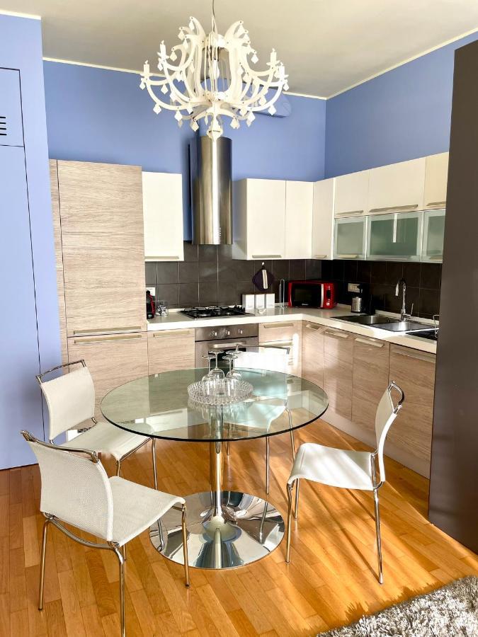 Luxury Four-Room Apartment In Monza Centro - 2 Min Walk To Train Station Exterior foto
