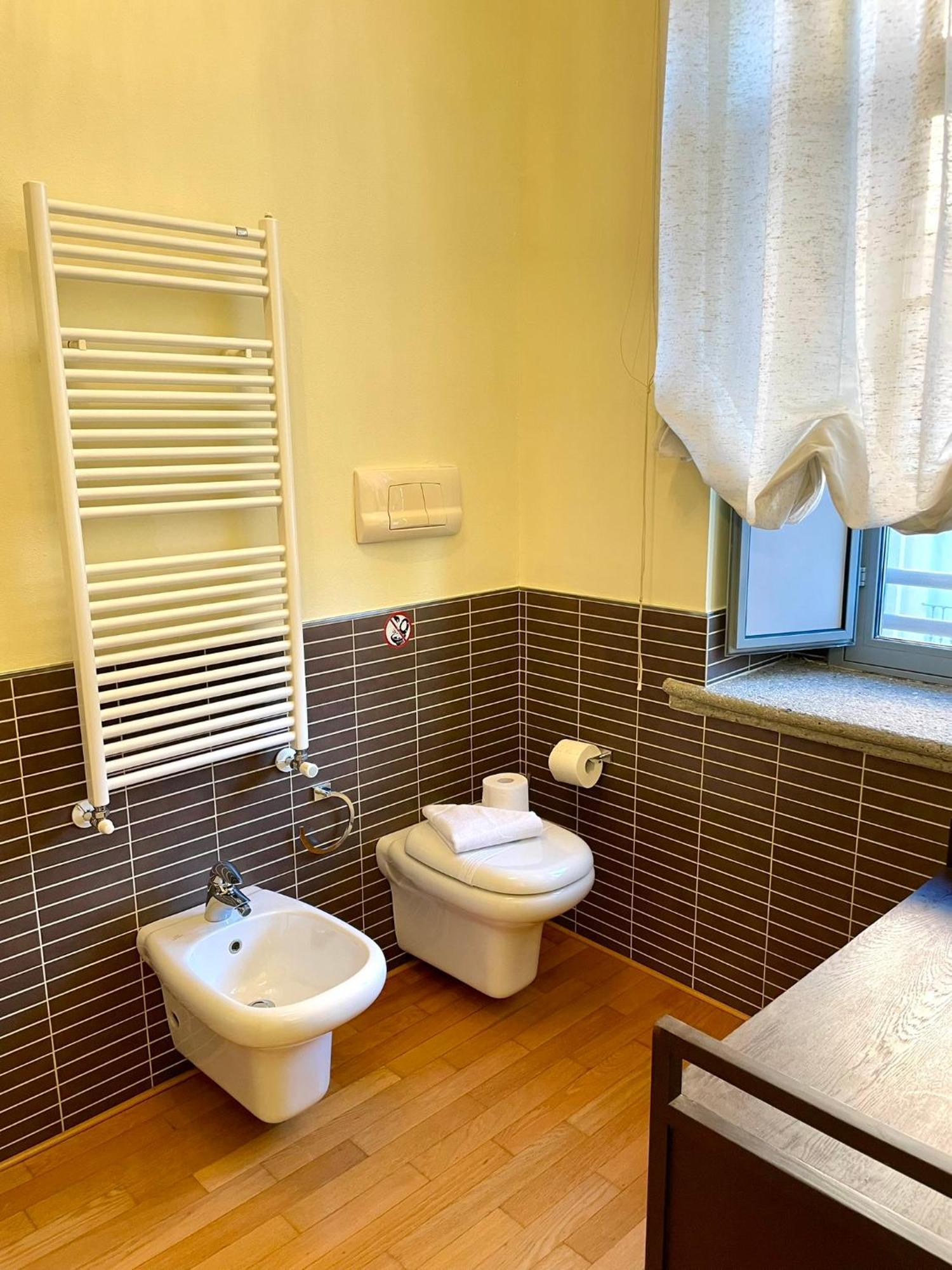 Luxury Four-Room Apartment In Monza Centro - 2 Min Walk To Train Station Exterior foto